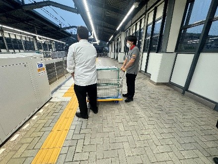 電車配送（ホーム）