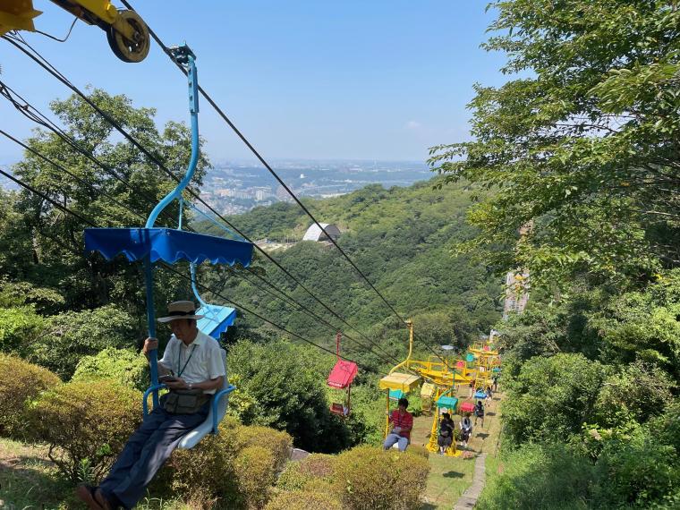 海と山